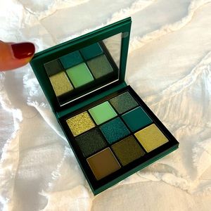 *NEW* HUDA beauty - emerald obsession